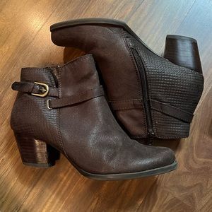 Size 8 ankle booties